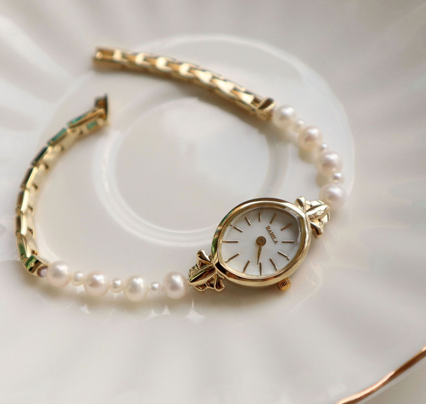 Pearl Mother-of-Pearl Bracelet Watch Elegant Niche Jewelry Timepiece