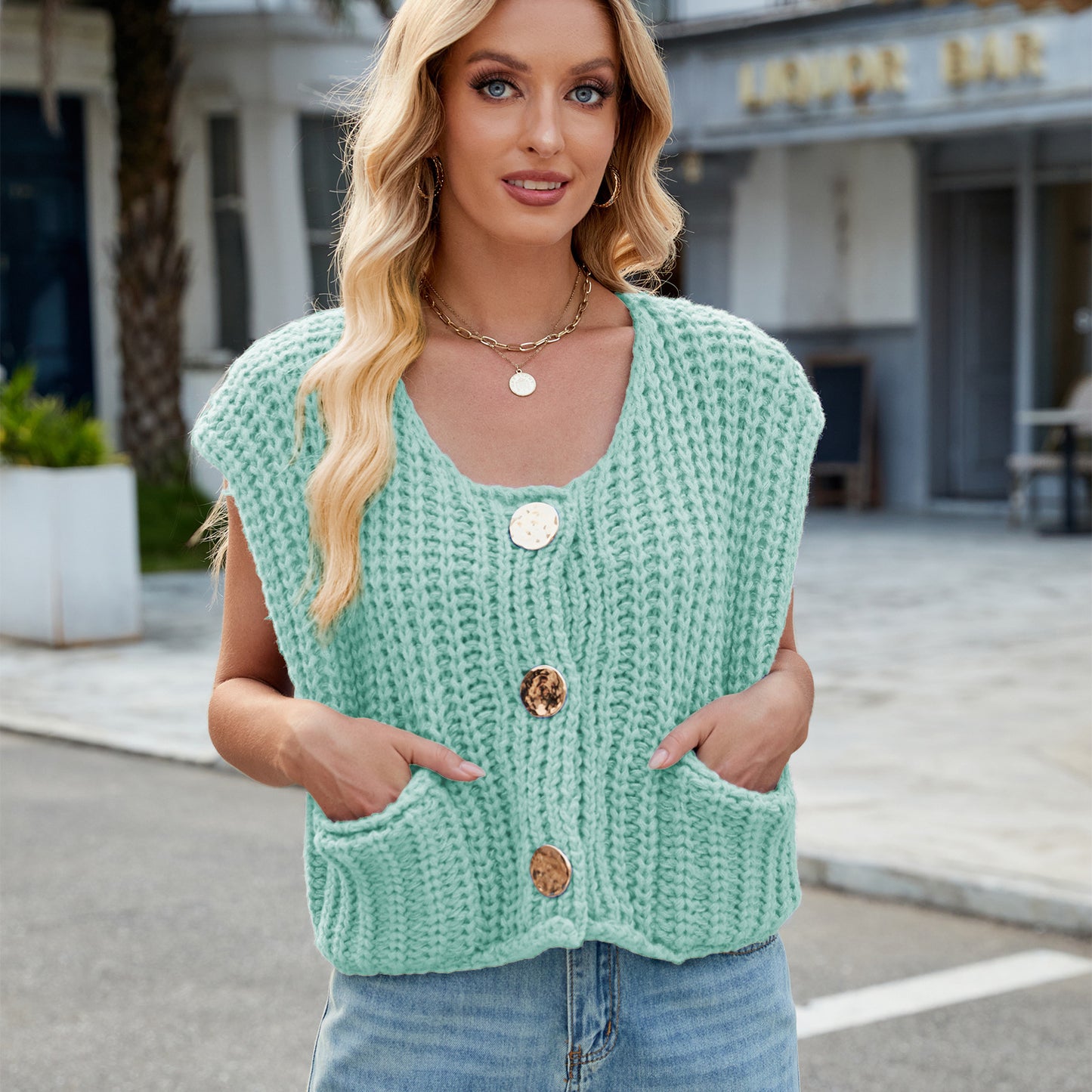 V-neck Three-button Sleeveless Cardigan
