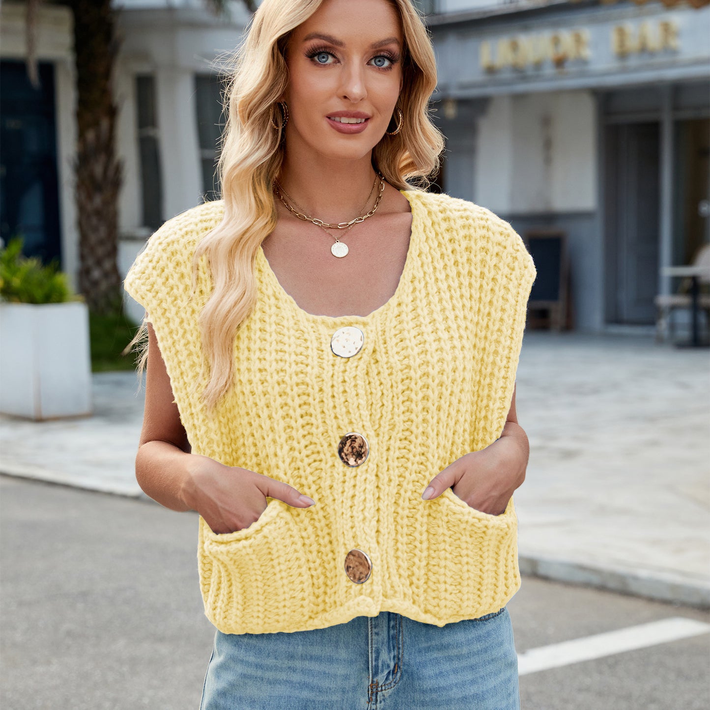 V-neck Three-button Sleeveless Cardigan