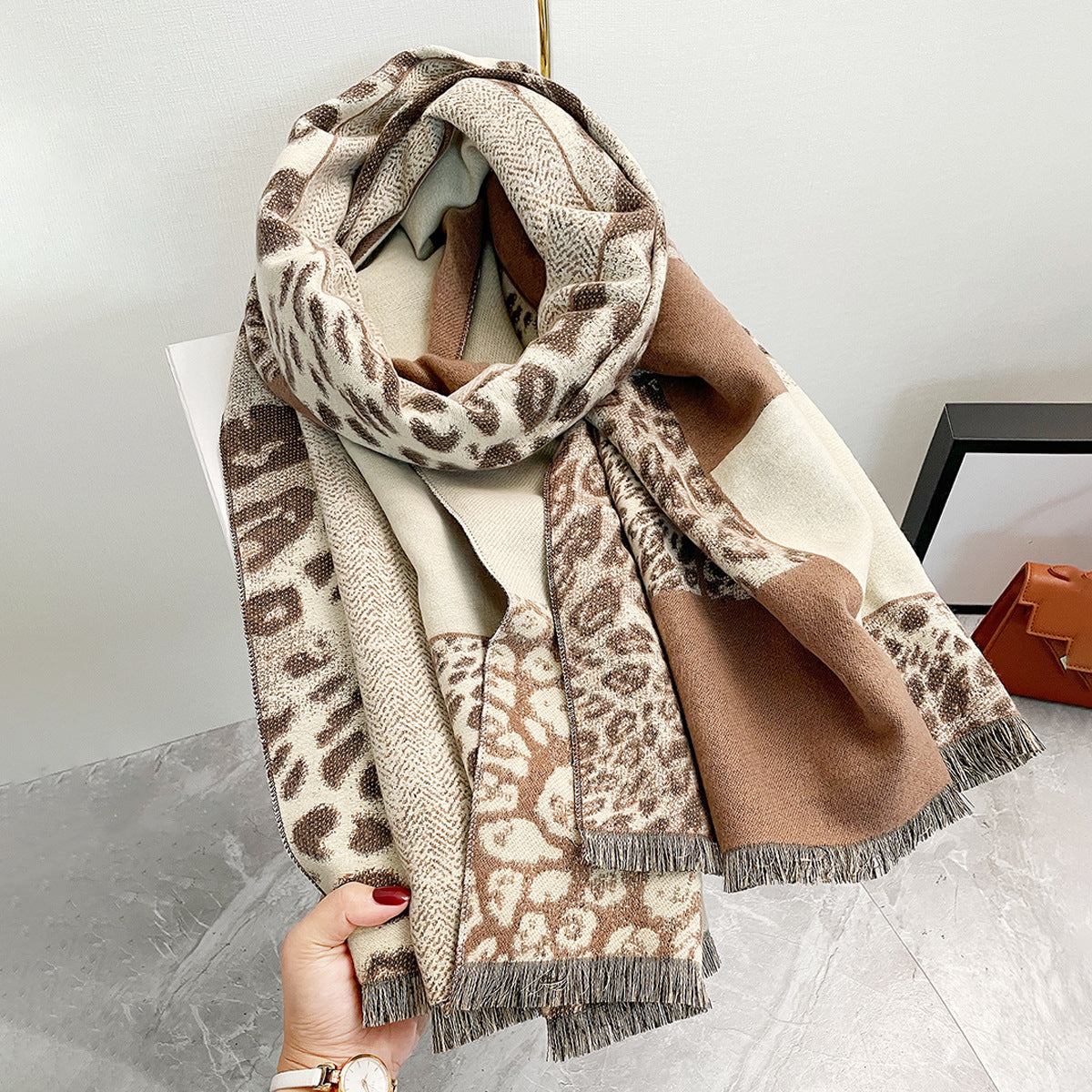 Chunky Knit Leopard Scarf with Color