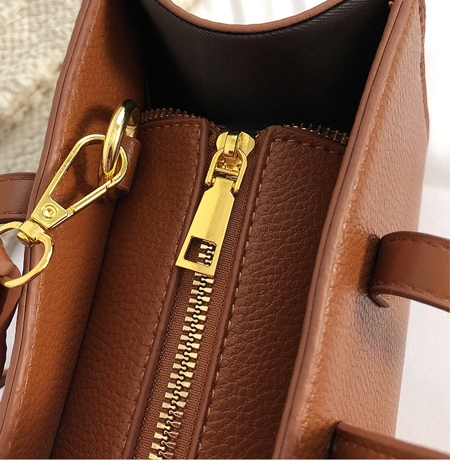 Crossbody Shoulder Bag – Urban Simple Handbag with Adjustable Strap