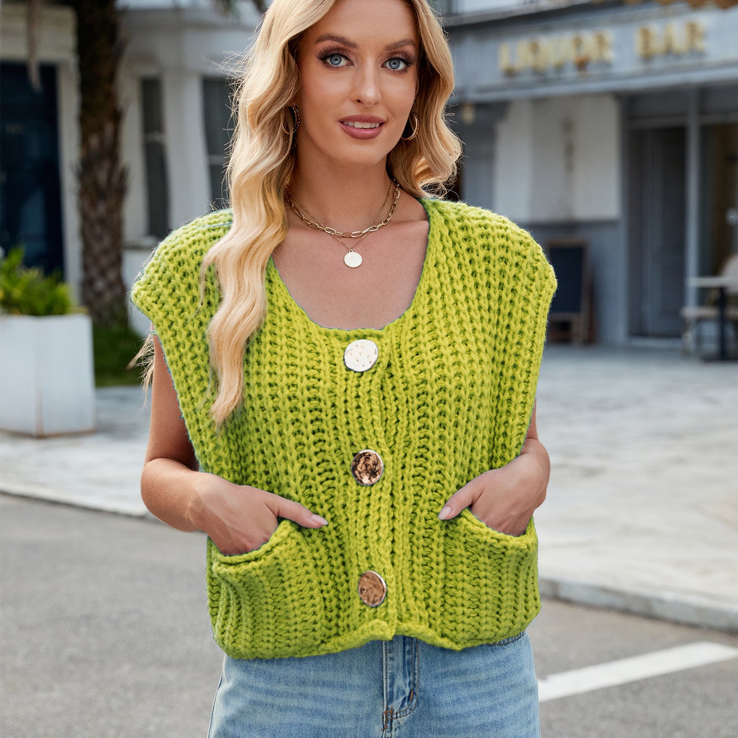 V-neck Three-button Sleeveless Cardigan