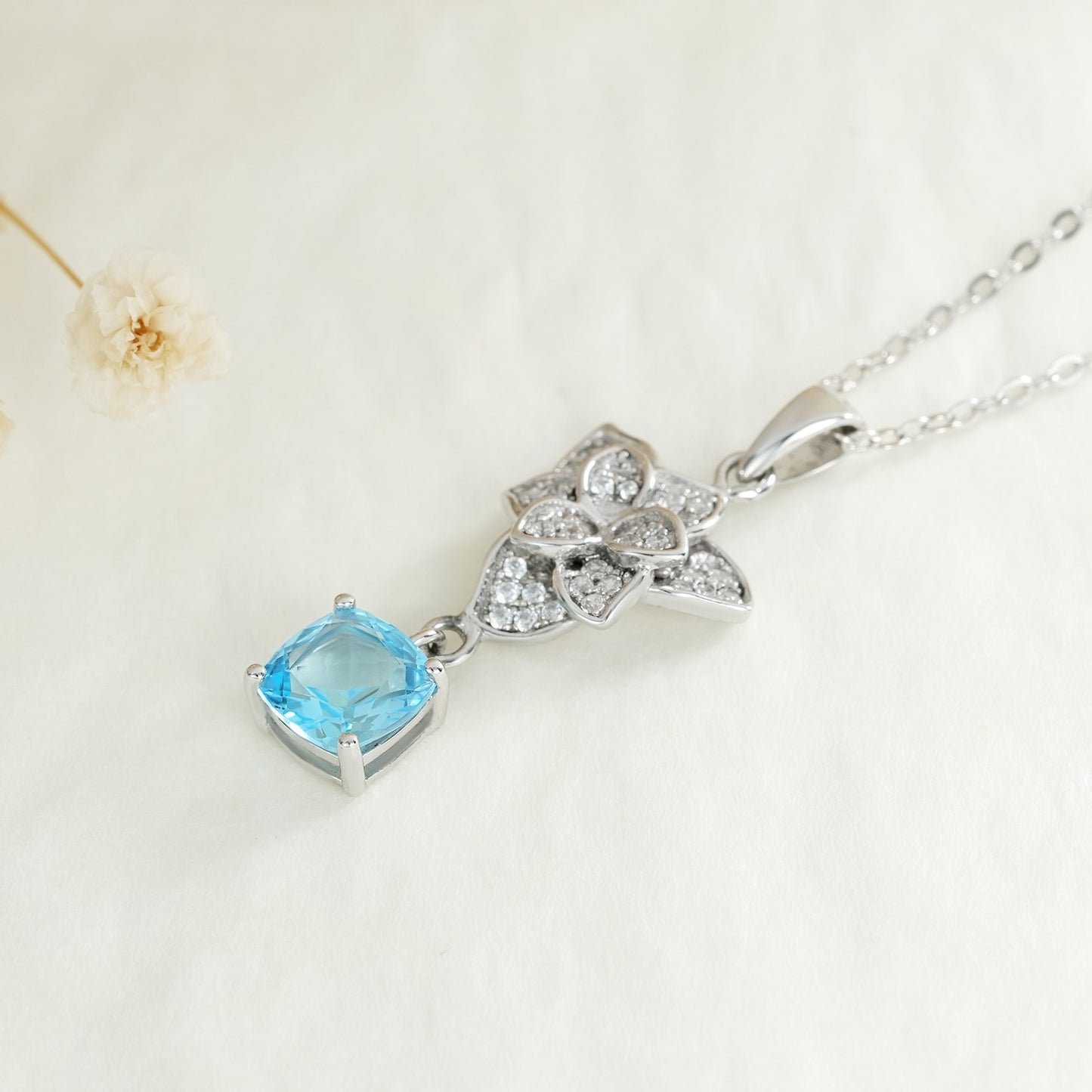 Elegant 925 Silver Flower Pendant with Swiss Blue Topaz