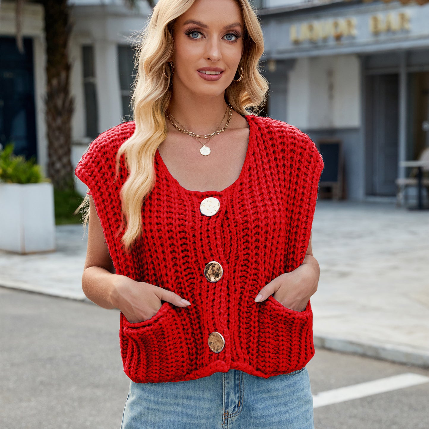 V-neck Three-button Sleeveless Cardigan