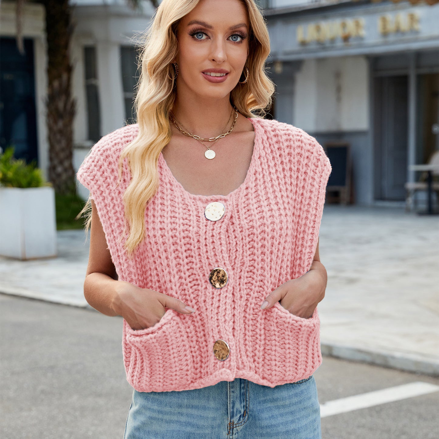 V-neck Three-button Sleeveless Cardigan
