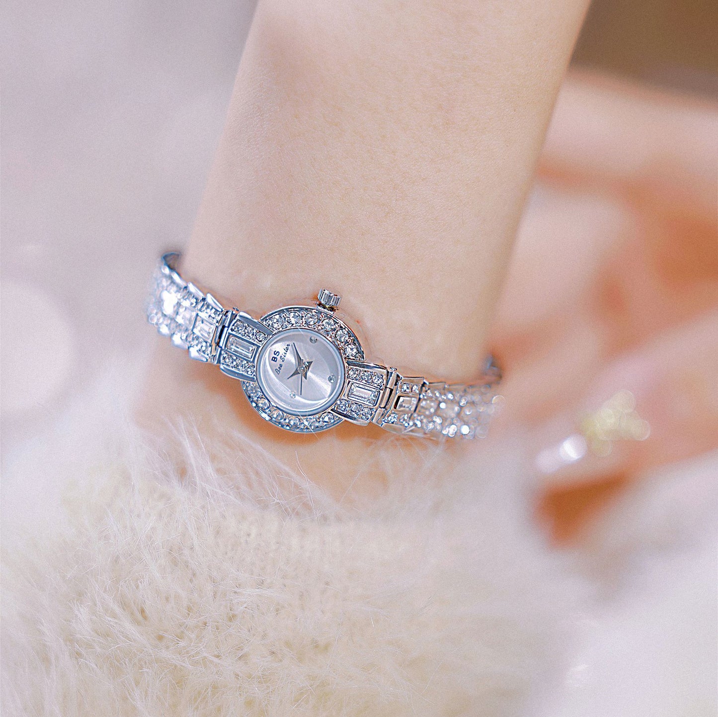 Middle-ancient High-grade Sense Mild Luxury Retro Bright Compact Temperamental 4