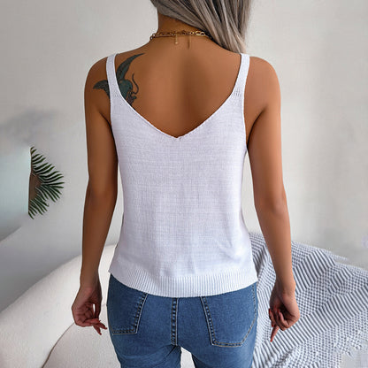 Sleeveless Knitted Camisole – Crew Neck Tank Top with Metal Buckle Straps
