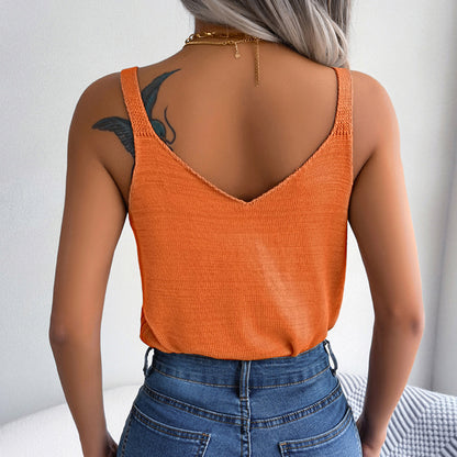 Sleeveless Knitted Camisole – Crew Neck Tank Top with Metal Buckle Straps