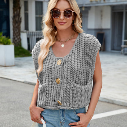 V-neck Three-button Sleeveless Cardigan
