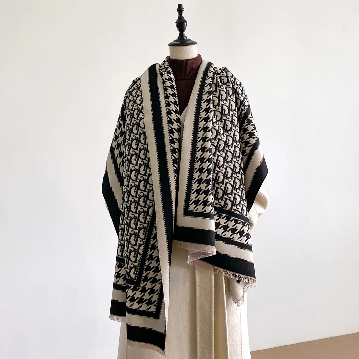 Elegance Houndstooth Two-Sided Print Scarf