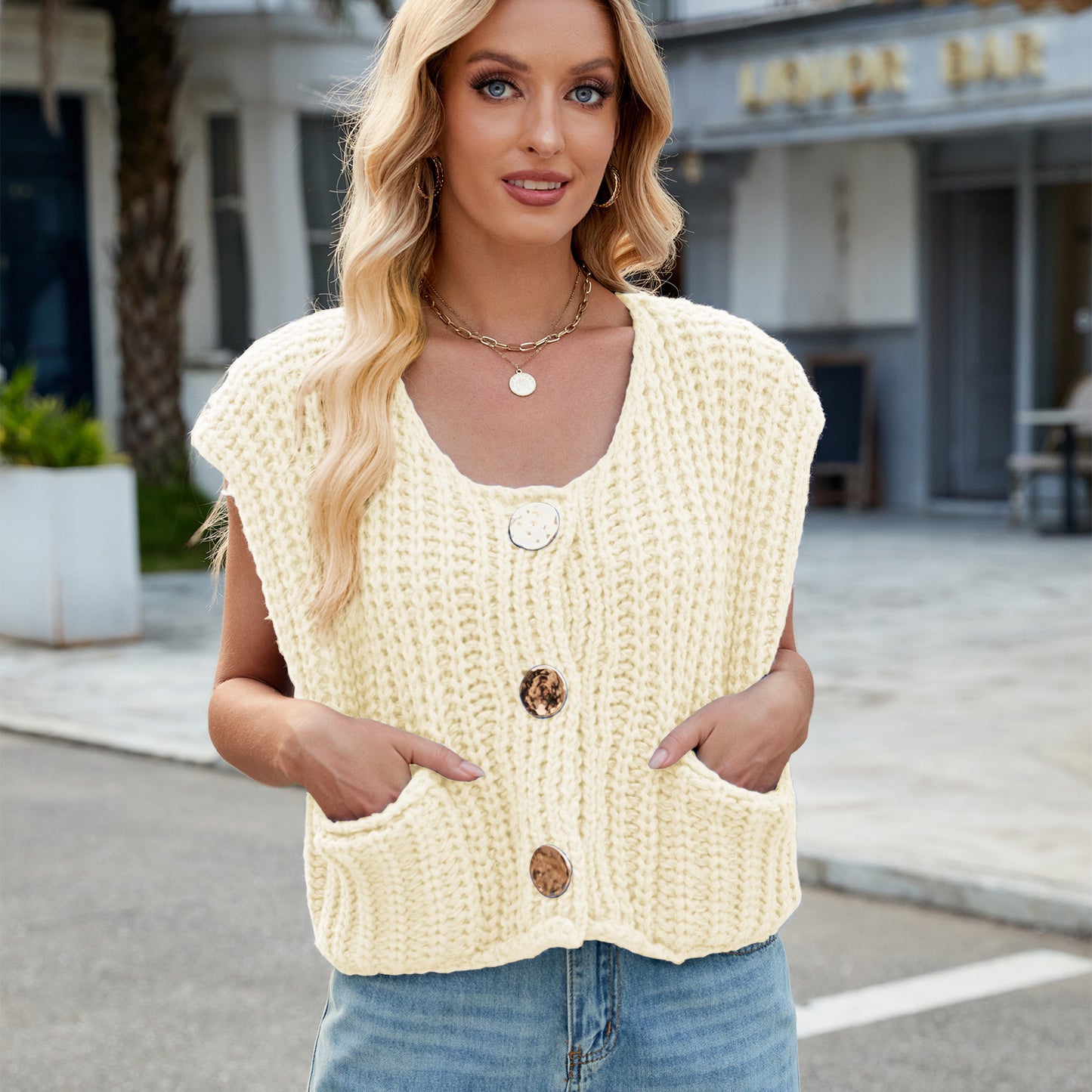V-neck Three-button Sleeveless Cardigan